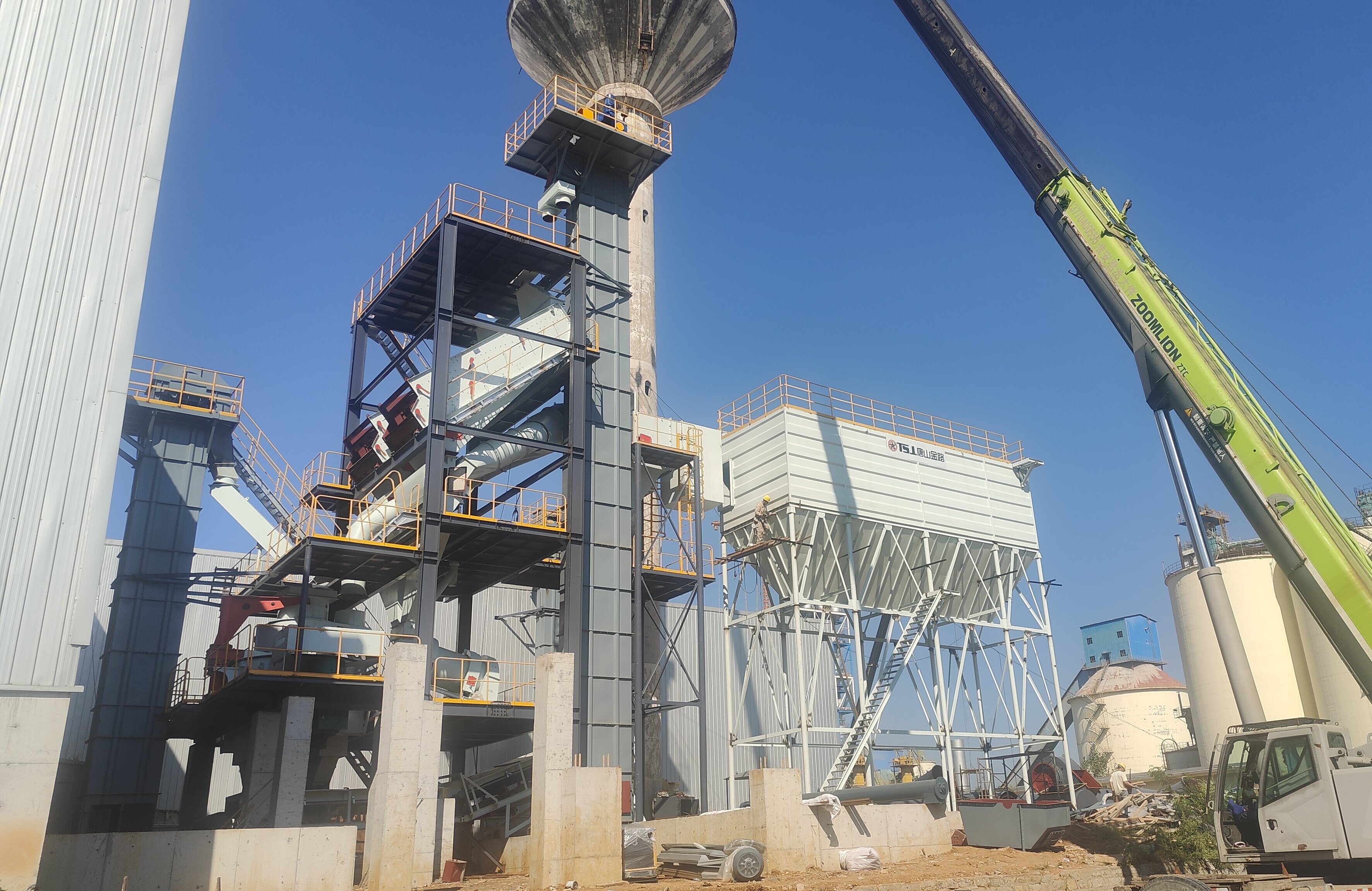 建筑垃圾堆成山？制砂樓一鍵 “點(diǎn)石成金”！