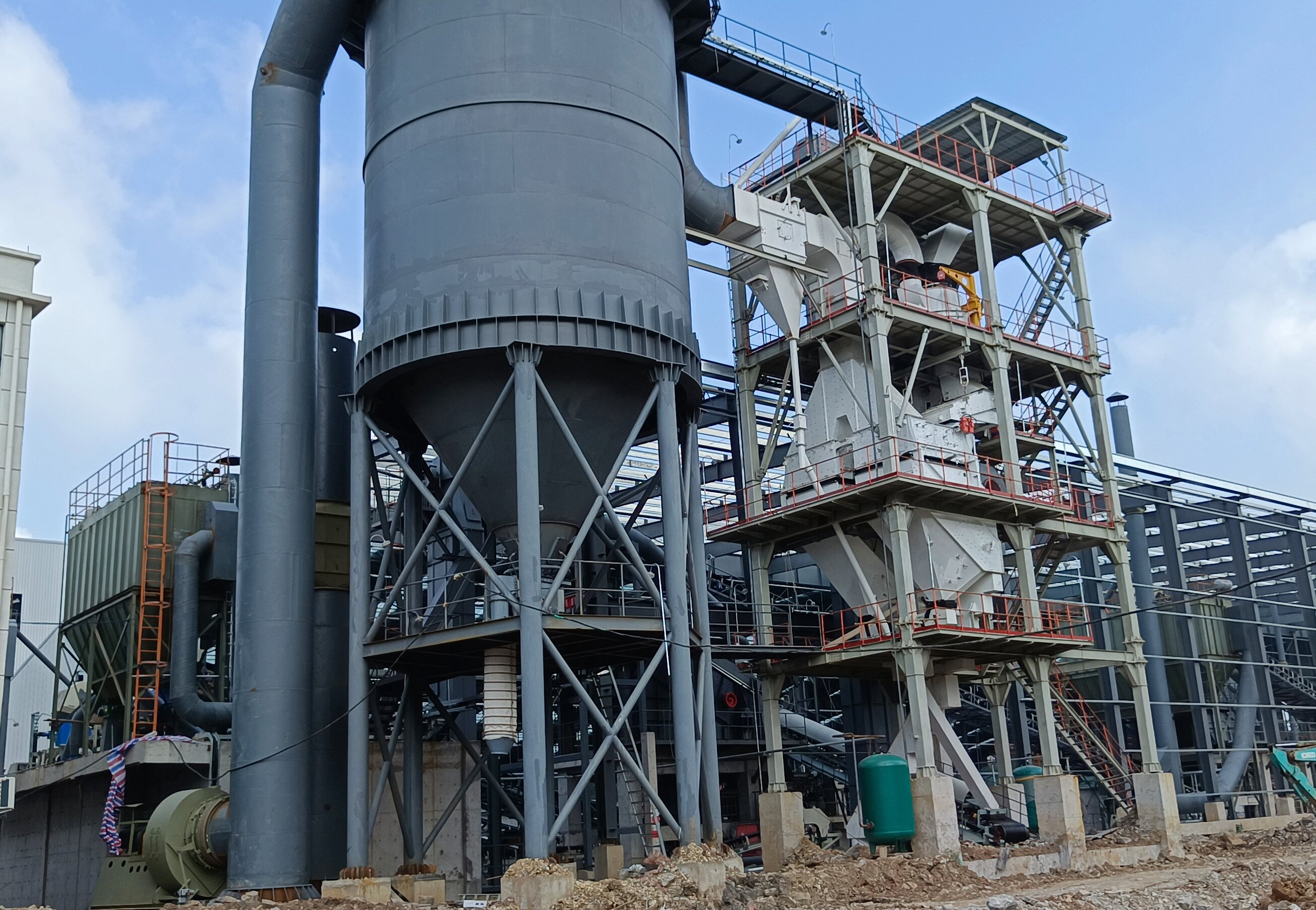 一文讀懂制砂樓：現(xiàn)代砂石生產(chǎn)的 “智能王牌”，環(huán)保高產(chǎn)雙在線！